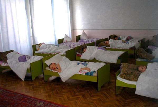 İmkanlı şəxs villasını kimsəsiz uşaqlar üçün sığınacaq etdi