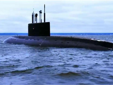 Rusiya İŞİD sualtı qayıqdan vurdu