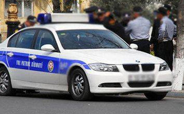 Bu dəfə yol polisini evakuatora mindirdilər