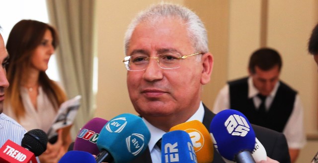 Heydər Əsədovun maşını qəzaya düşüb