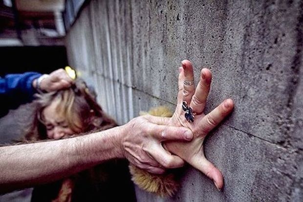 Bakıda qadını zorlamaq istəyən şəxs tutuldu