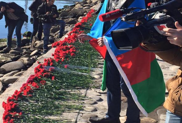 Bakıda neftçilər anıldı