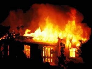 Binəqədidə ev kül oldu