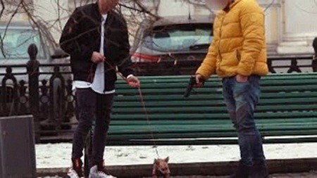 Milyarderin nəvəsi insanlara bunu da etdirdi