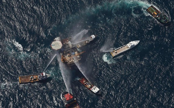 SOCAR: Dənizin üzərində gödəkçələr tapılıb