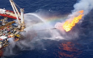 “Günəşli” yatağının yanğın baş verən platformasında 63 nəfər olub