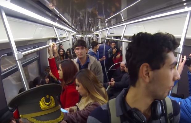 Bakı metrosunda musiqili flashmob keçirildi