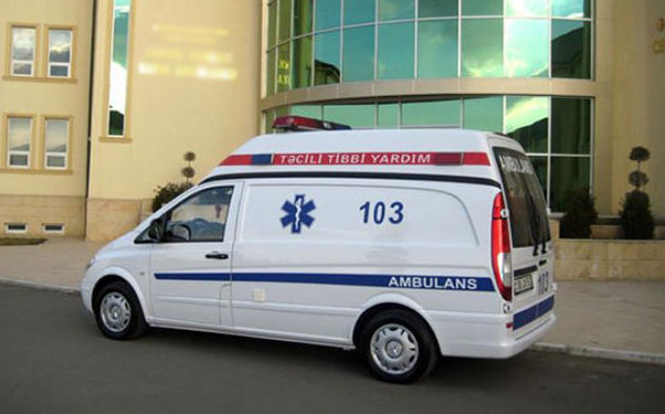 Bakıda avtomobil uşağı vurdu: