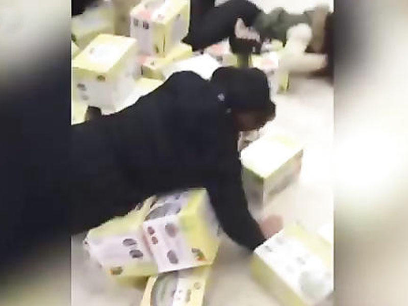 Dükanlara axın etdilər