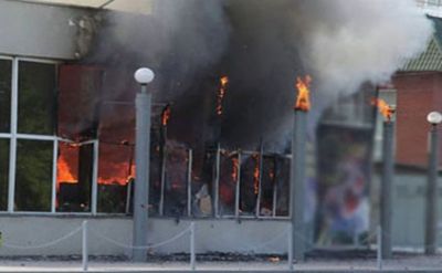 Arvadına əsəbiləşən kişi