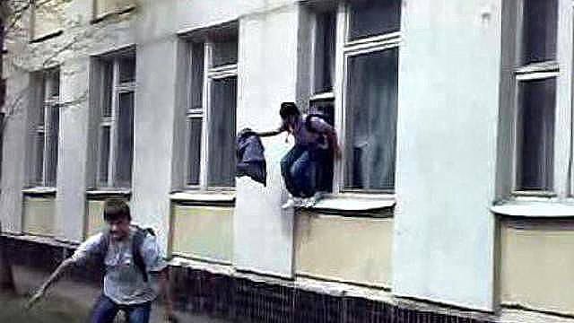 Dərsdən qaçan şagidlər üçün cərimə