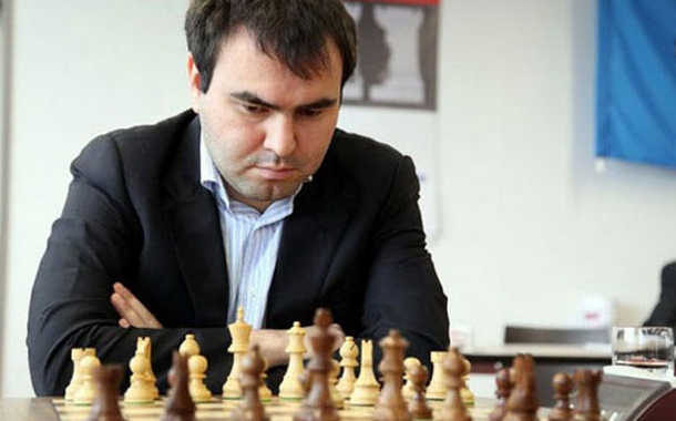 Məmmədyarov dörd pillə irəlilədi