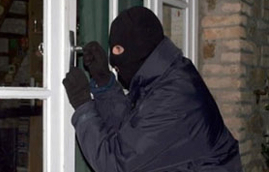 Mingəçevirdə həkimin evini yardılar