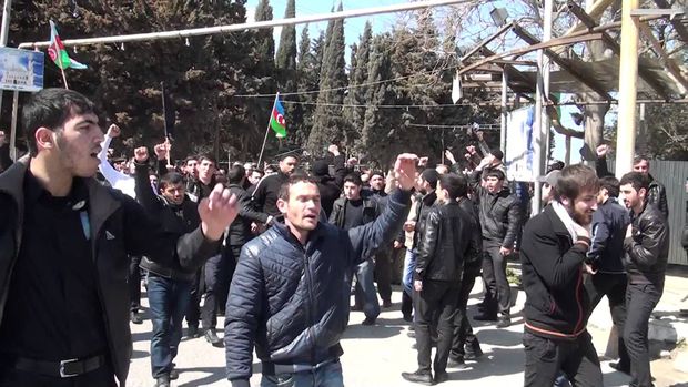 Nardaran meydanı boşaldıldı