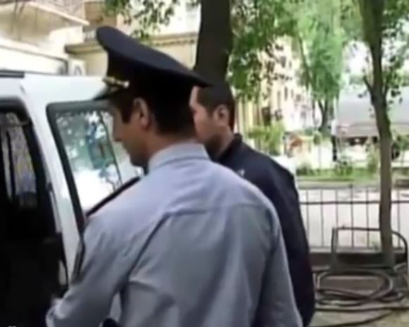 Binədə dostunu öldürən gəncin məhkəməsi başladı