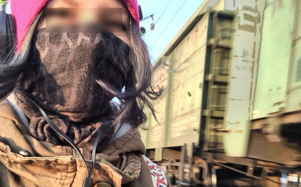 17 yaşlı qız intihardan əvvəl selfi çəkdi