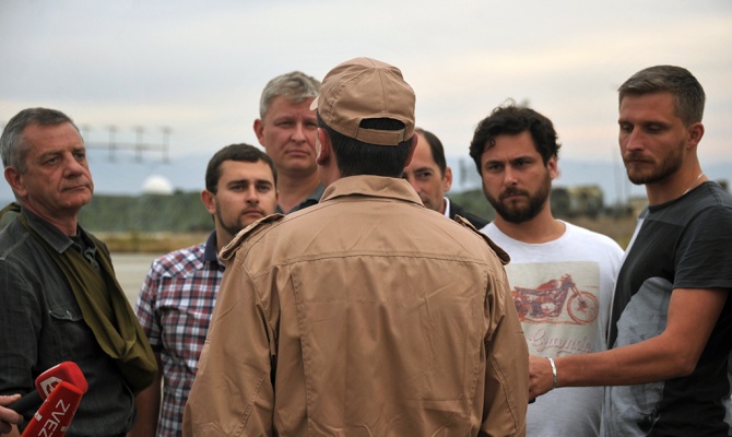 TƏCİLİ: Vurulan Su-24-ün xilas edilən pilotu danışdı