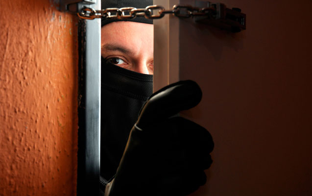 Bağçada yaşayan köçkün ailəsindən oğurluq - 27 minlik