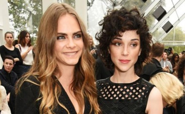 23 yaşlı model həmcinsi ilə nişanlandı