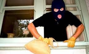 Evi yardılar, üzr istədilər, yolda adam bıçaqladılar