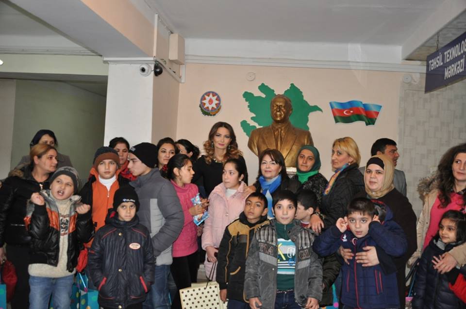 Millət vəkili Qənirə Paşayeva Autizmli uşaqlar və ailələri ilə görüşüb, qayğılarını dinləyib