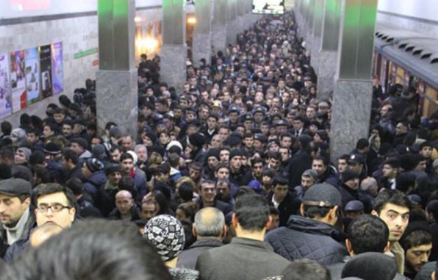 Metroda yenə problem