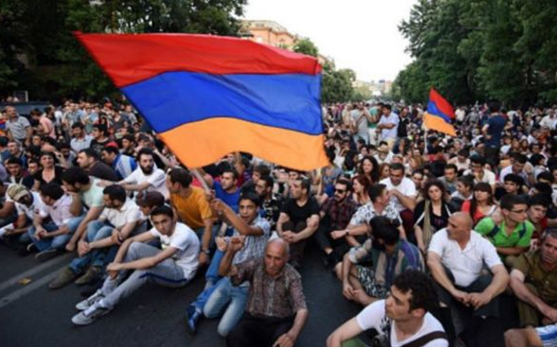 İrəvanda referendum əleyhinə mitinq keçirilib