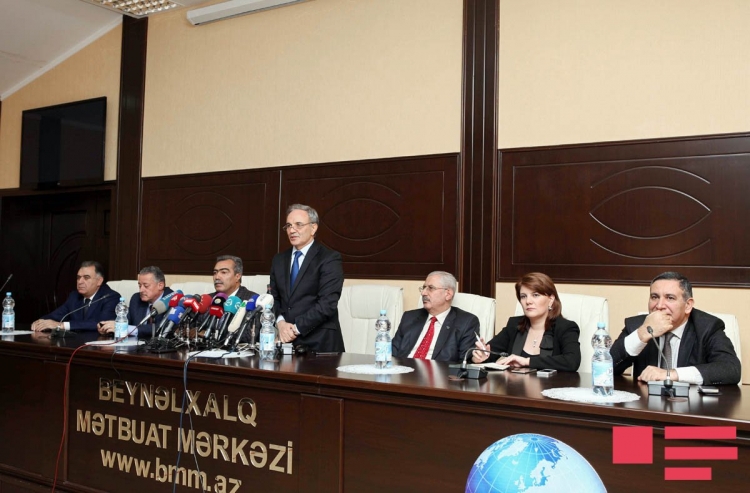 “Media və məsuliyyət: mövcud durum və perspektiv vəzifələrə baxış” mövzusunda dəyirmi masa keçirilib