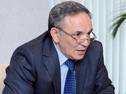 Əflatun Amaşov: Media ictimai yüklü informasiyaları diqqətdə saxlamalıdır