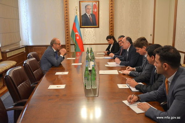 Elmar Məmmədyarov Niderland səfirini