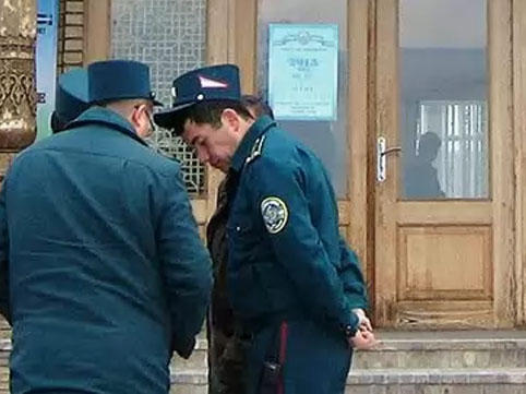 Özbəkistanda yüzlərlə islamçı tutuldu