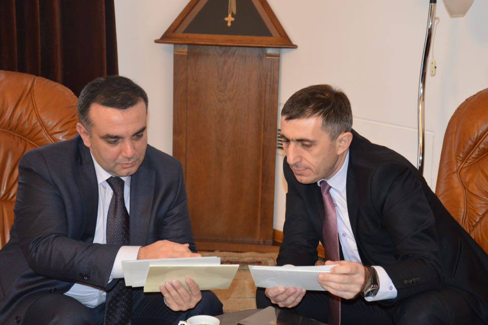 Batumidəki konsulumuz Batumi Dövlət Universitetinin rektoru ilə görüşdü