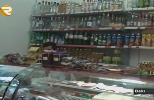 Mağazada işə başladı, 1 saat sonra kassanı yardı