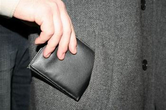 Avtobuslarda cibgirliklə məşğul olan şəxs tutulub