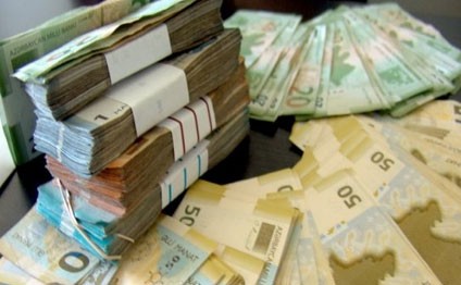 Azərbaycanda orta aylıq maaş artdı