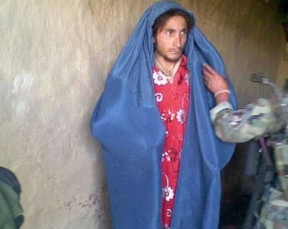 İŞİD yaraqlıları qadın paltarı geyib qaçırlar