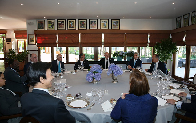 Məmmədyarov nazirlərlə naraharda