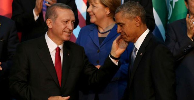 Ərdoğan Obamanın yanağını sığalladı