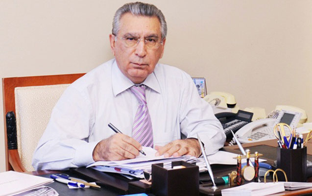 Ramiz Mehdiyevin monoqrafiyası tacik dilində