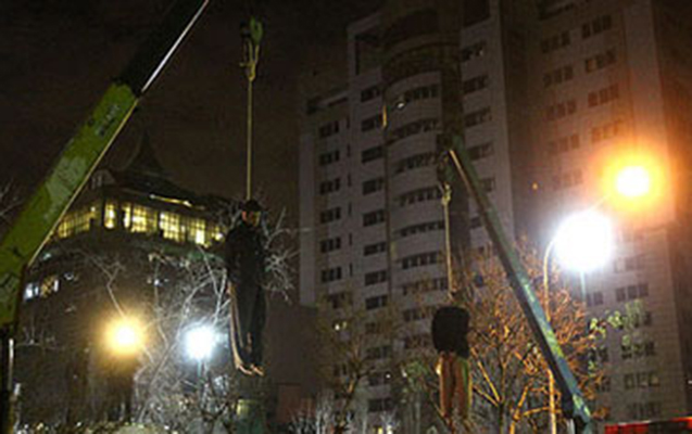 İranda 4 nəfər dar ağacından asıldı