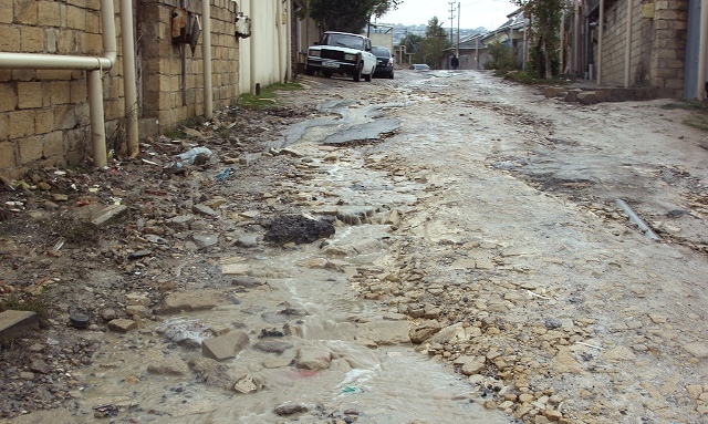 Bakının sulu `təpəsi`...
