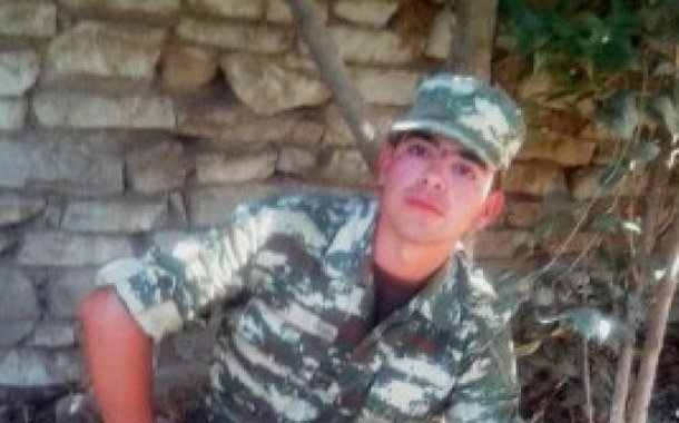 Kürəyindən üç güllə dəyən əsgərin morqdakı