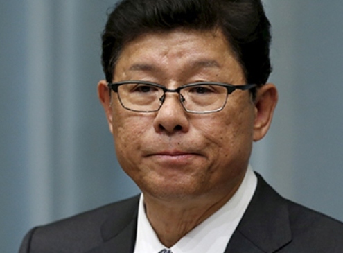 Nazir qadının alt paltarını oğurladı