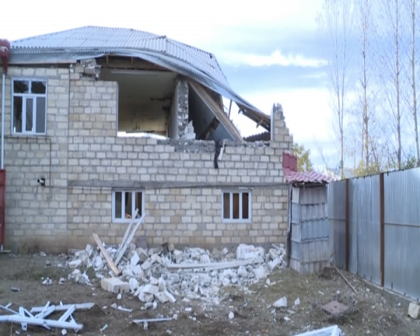 Tovuzda ev partladı, yaralı var