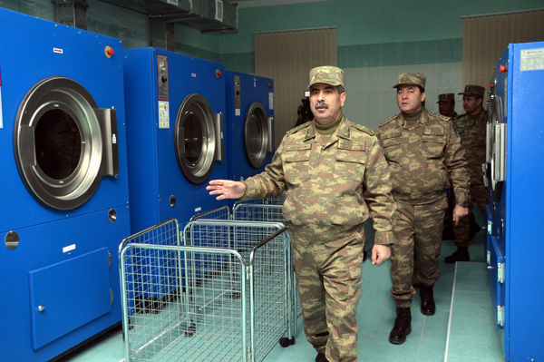 Zakir Həsənov cəbhə bölgəsində