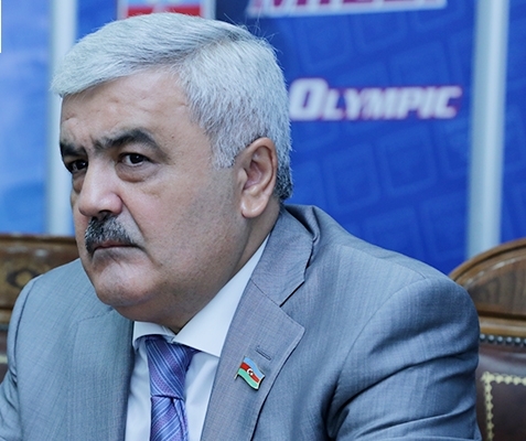 Rövnəq Abdullayevdən yeni