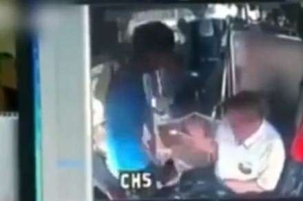 Sürücü sərnişini bu hala saldı