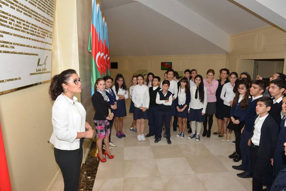M.Ə.Rəsulzadə Bələdiyyəsi məktəblilər üçün Dövlət Bayrağı Meydanına ekskursiya təşkil edib