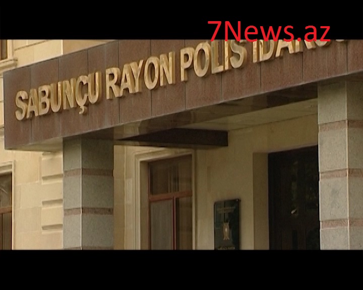 Qonşusunun qətlində təqsirləndirilən şəxslərin məhkəməsi başlayıb