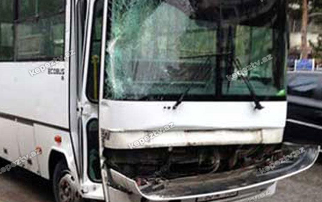Sərnişin avtobusu qəzaya düşdü